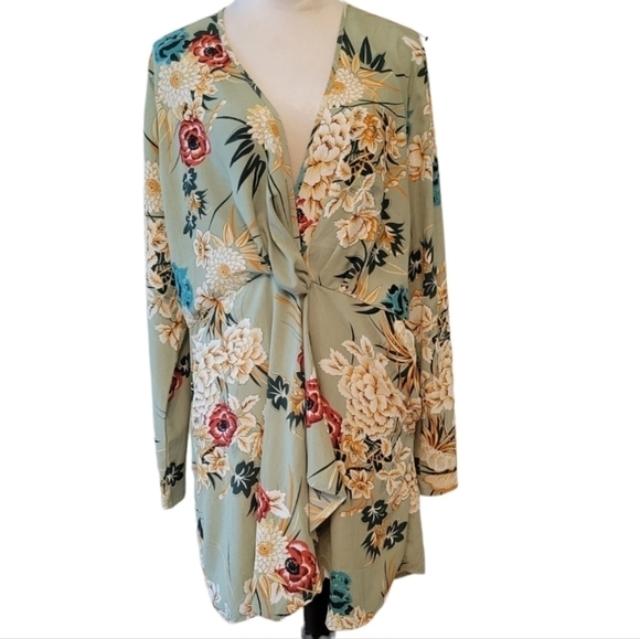 NWT Pretty Little Thing Green Floral Mini Dress Size 12 - Picture 2 of 5